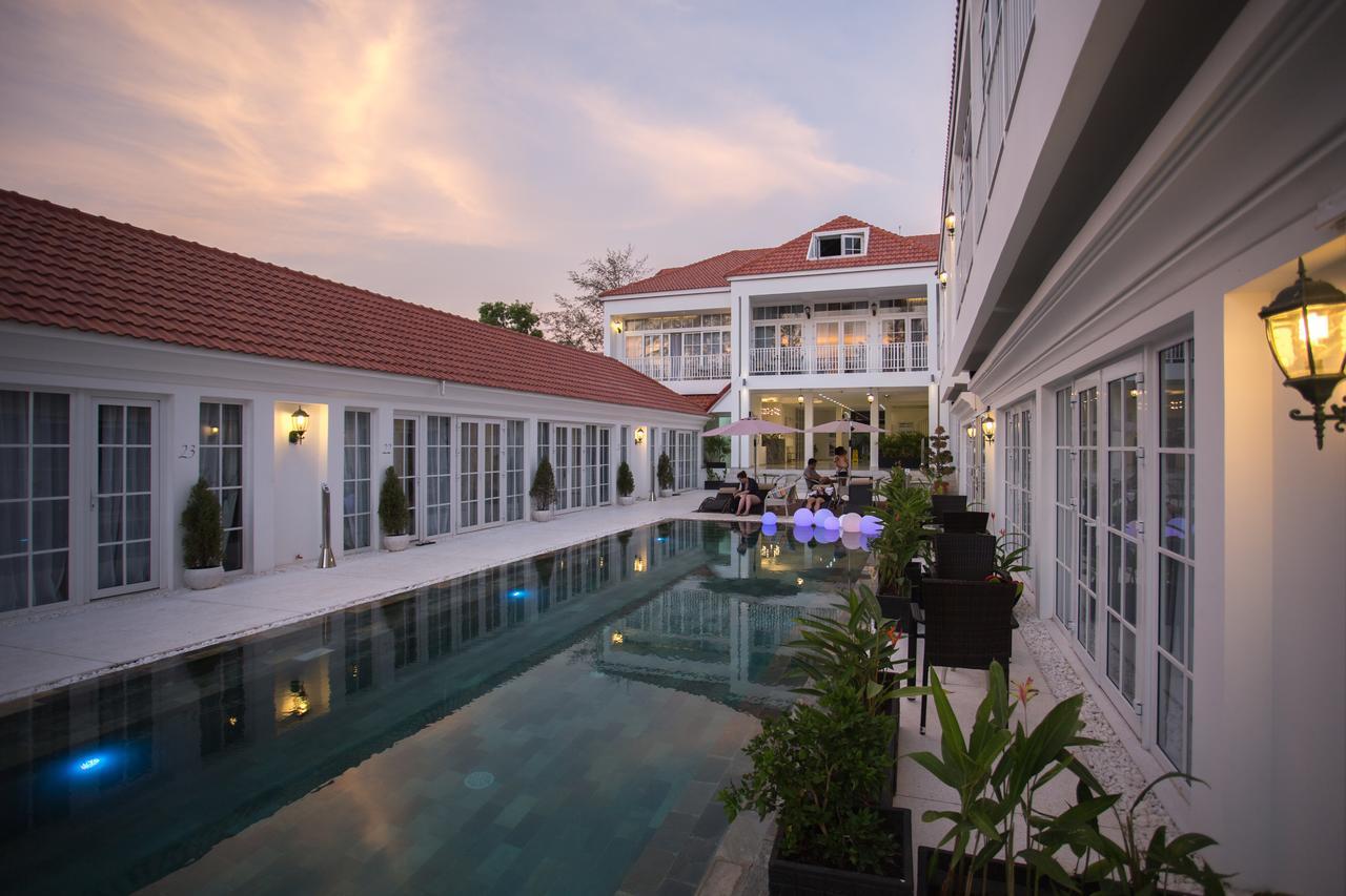ไวท์ บูทิก โฮเต็ล แอนด์ เรสซิเดนซ์ Hotel สีหนุวิลล์ ภายนอก รูปภาพ