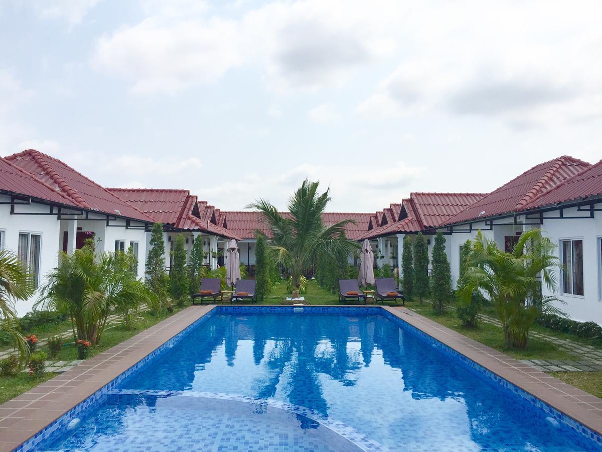 ไวท์ บูทิก โฮเต็ล แอนด์ เรสซิเดนซ์ Hotel สีหนุวิลล์ ภายนอก รูปภาพ
