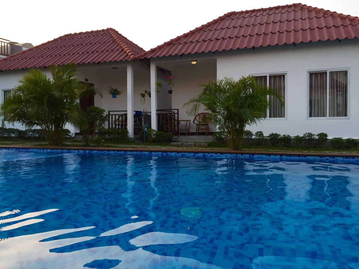 ไวท์ บูทิก โฮเต็ล แอนด์ เรสซิเดนซ์ Hotel สีหนุวิลล์ ภายนอก รูปภาพ