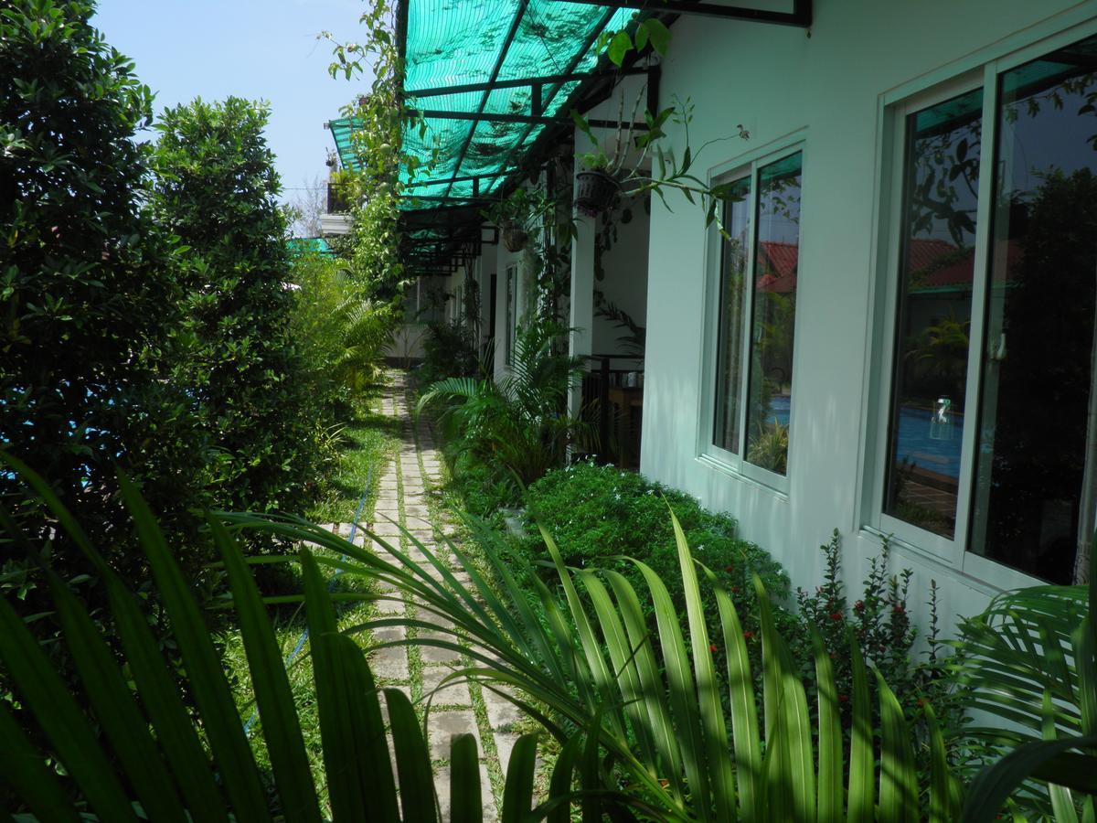 ไวท์ บูทิก โฮเต็ล แอนด์ เรสซิเดนซ์ Hotel สีหนุวิลล์ ภายนอก รูปภาพ