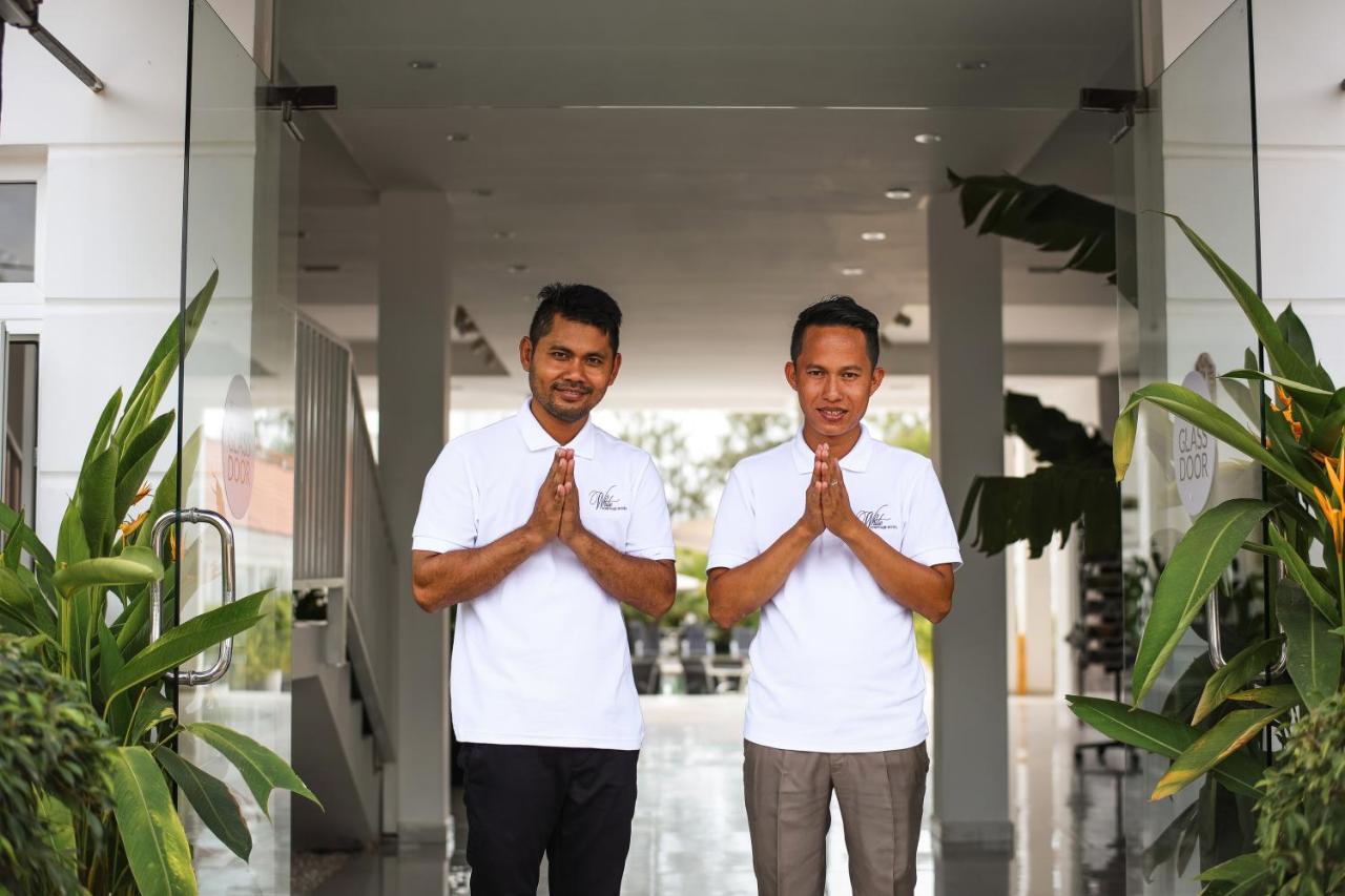 ไวท์ บูทิก โฮเต็ล แอนด์ เรสซิเดนซ์ Hotel สีหนุวิลล์ ภายนอก รูปภาพ